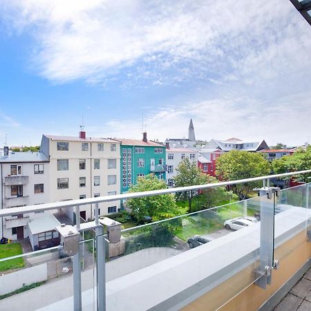 Penthouse Apartment On The Main Shopping Street 레이캬비크 외부 사진