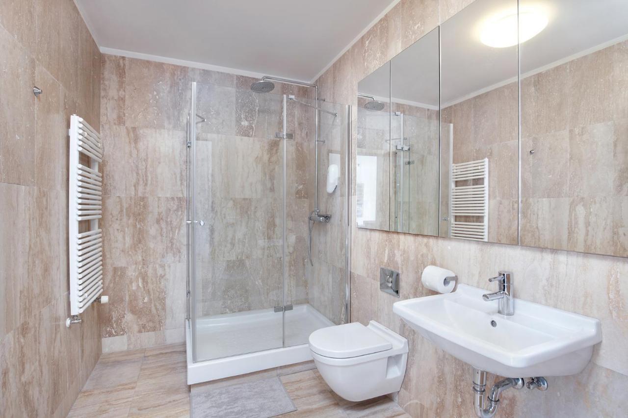 Penthouse Apartment On The Main Shopping Street 레이캬비크 외부 사진