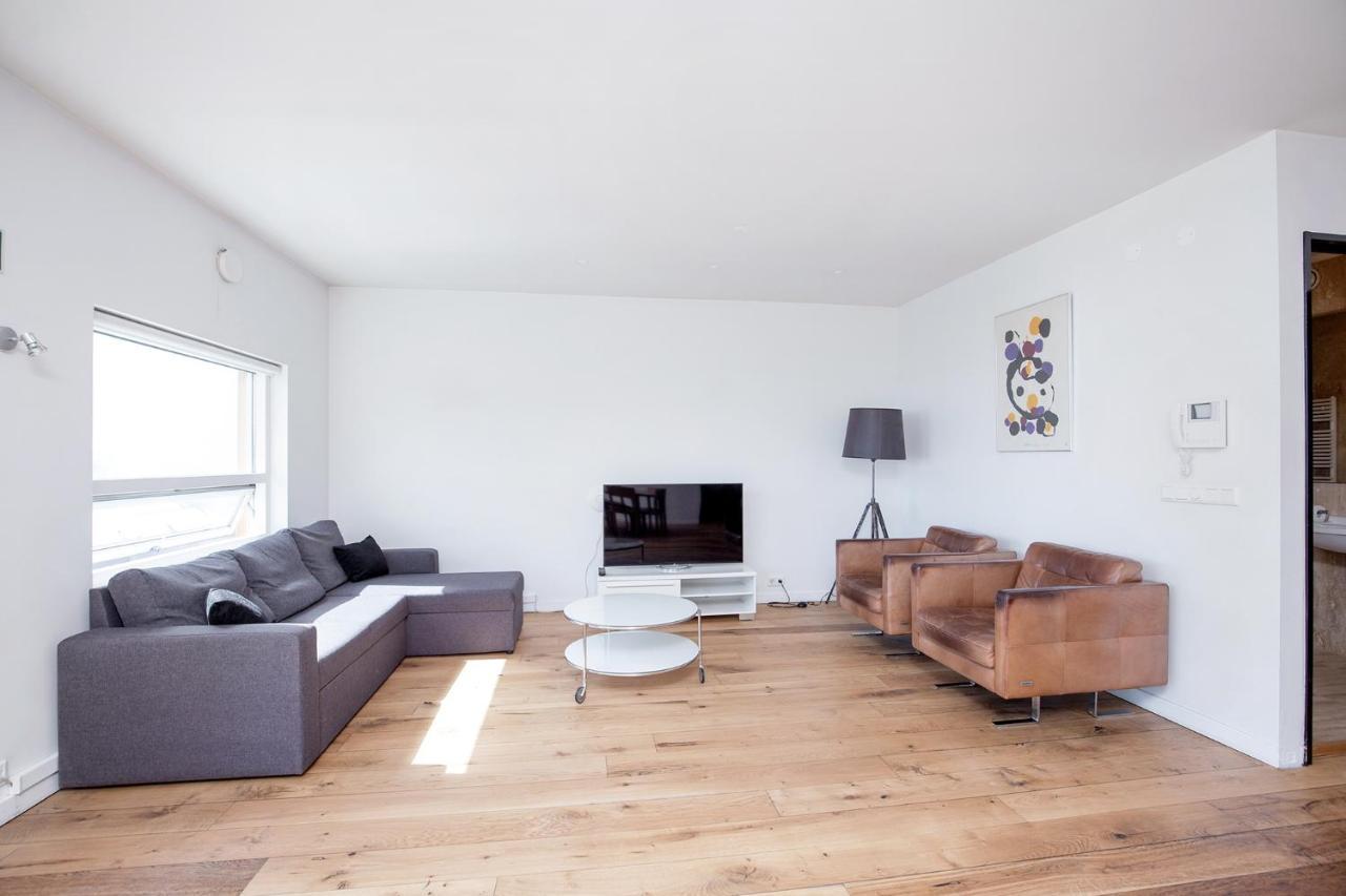 Penthouse Apartment On The Main Shopping Street 레이캬비크 외부 사진