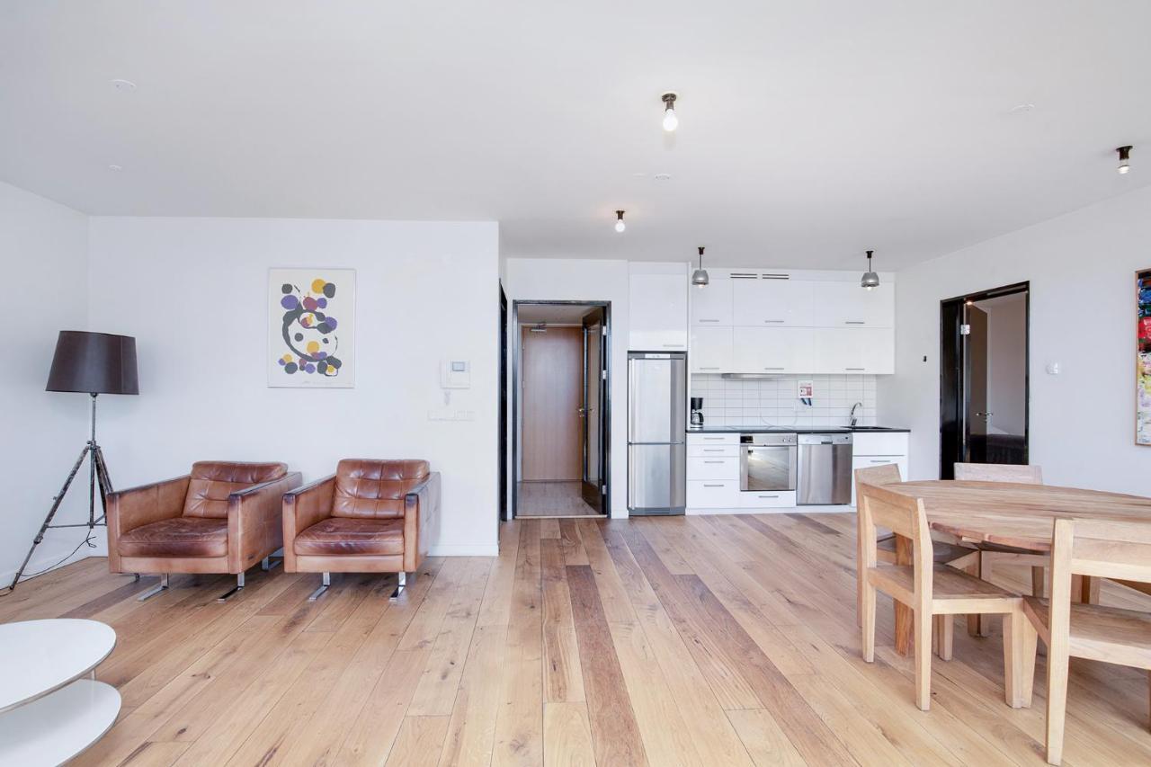 Penthouse Apartment On The Main Shopping Street 레이캬비크 외부 사진